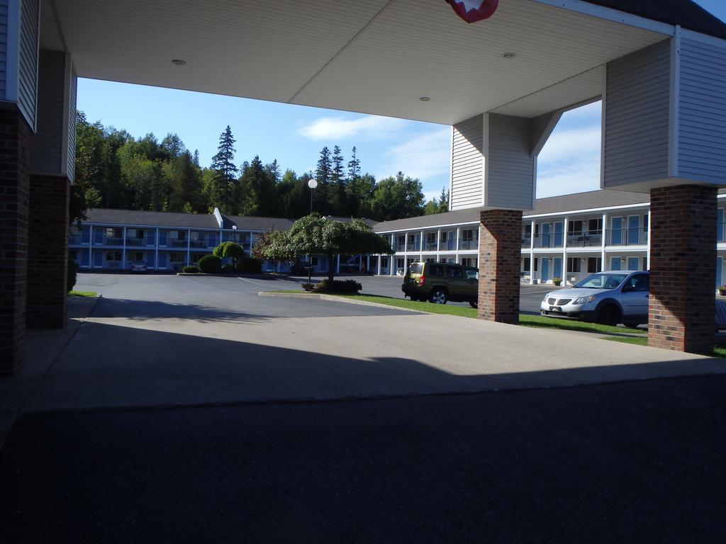 Americas Best Value Inn Saint Ignace Bagian luar foto