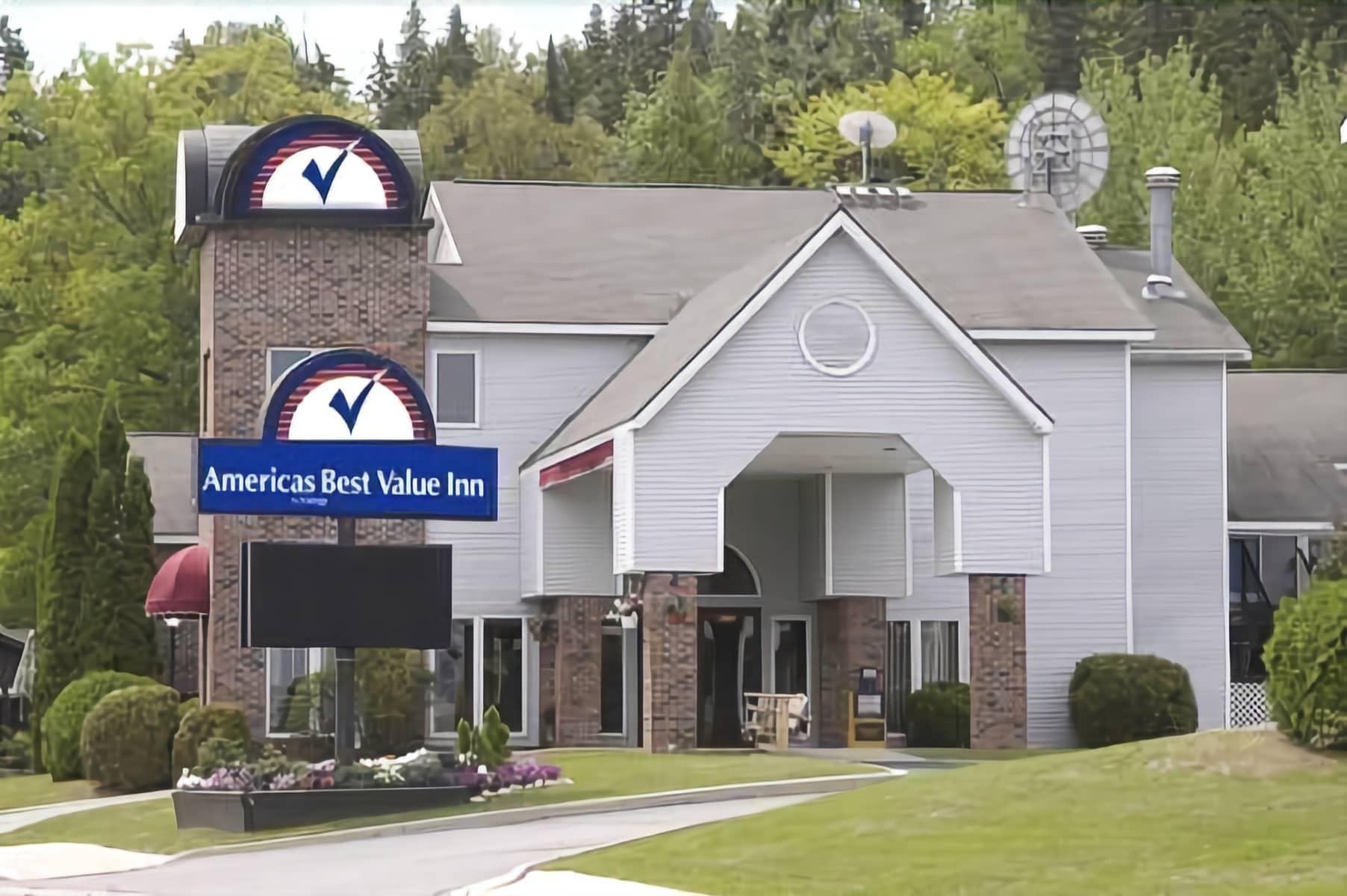 Americas Best Value Inn Saint Ignace Bagian luar foto