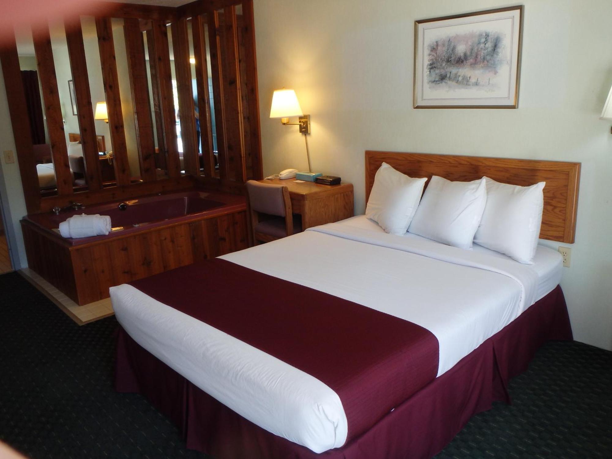 Americas Best Value Inn Saint Ignace Ruang foto