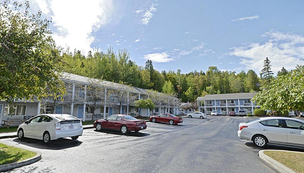 Americas Best Value Inn Saint Ignace Bagian luar foto